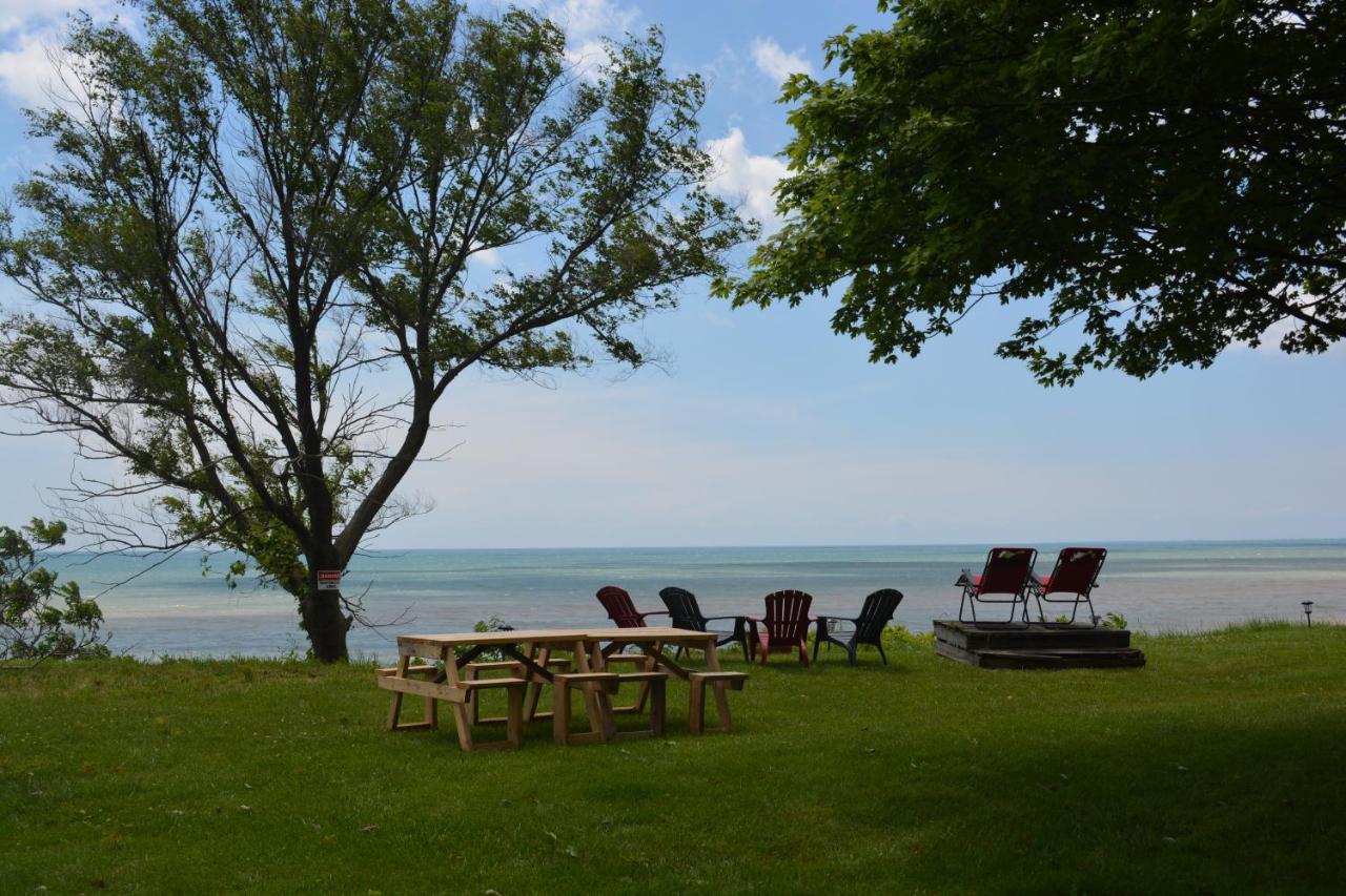 Wheatley Birds Point Cottage On A Cliff Facing Lake Erie. מראה חיצוני תמונה